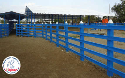madera platica, construcción de cercas, fabricantes de cercas, postes plásticos, polines plásticos, madera ecológica, corrales de finca